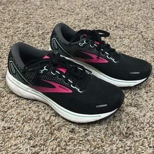 Brooks Ghost 14.  Women’s 7.5.  EUC.